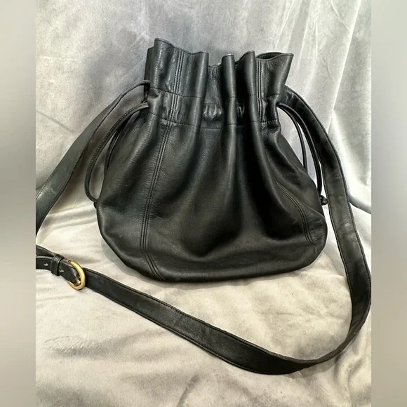 Coach Vintage Bucket Bag Shoulder Purse • Black Leather - Picture 12 of 12